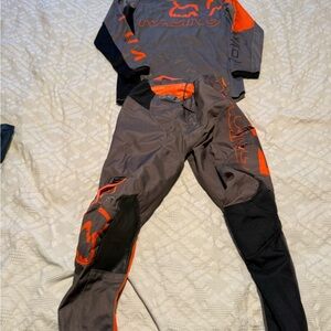 Fox Kids Matching Set in Gray and Orange